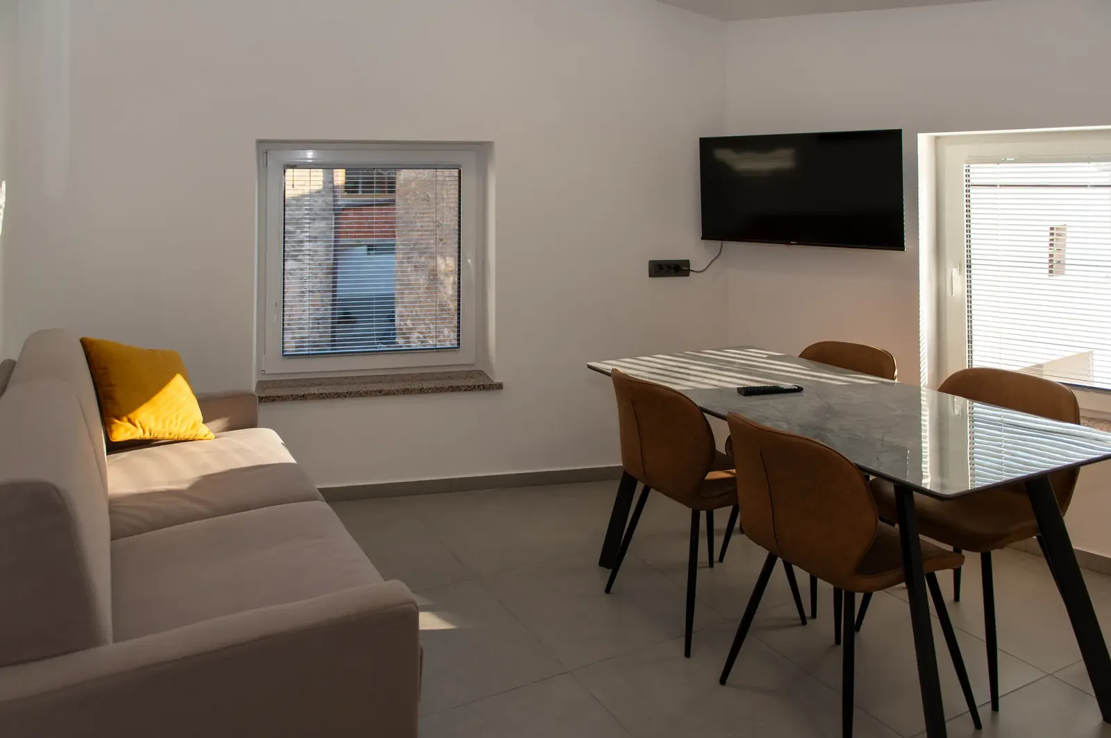 Apartma Vipavska burja – dnevna soba